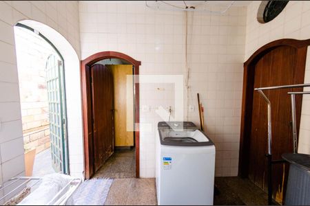 Casa para alugar com 350m², 5 quartos e 4 vagasÁrea de serviço