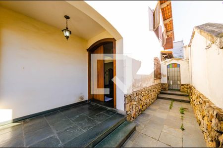 Casa para alugar com 350m², 5 quartos e 4 vagasEntrada