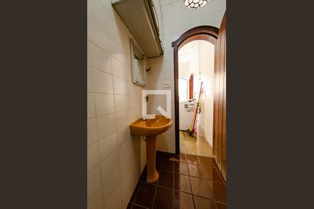 Casa para alugar com 350m², 5 quartos e 4 vagasBanheiro de serviço