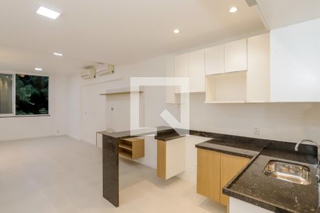 Sala / Cozinha de apartamento para alugar com 2 quartos, 55m² em Copacabana, Rio de Janeiro