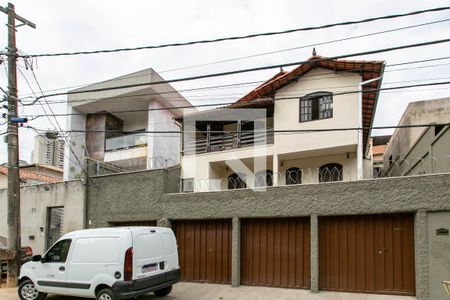 Casa para alugar com 110m², 4 quartos e 2 vagasFachada