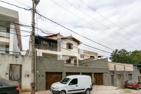 Casa para alugar com 110m², 4 quartos e 2 vagasFachada
