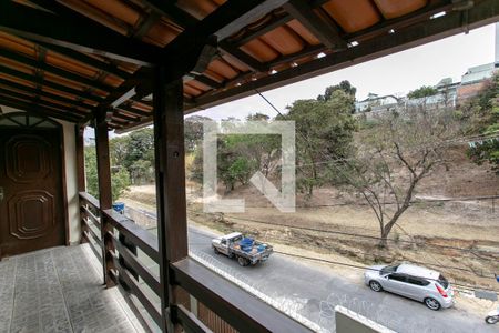Varanda Sala de casa para alugar com 4 quartos, 110m² em Ouro Preto, Belo Horizonte