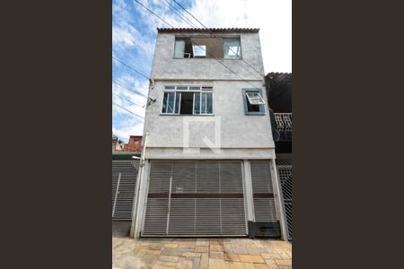 Casa para alugar com 80m², 2 quartos e sem vagaFachada