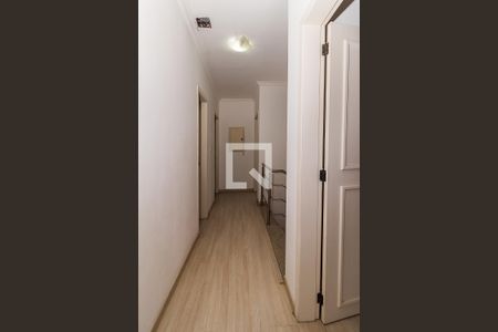 Casa à venda com 285m², 4 quartos e 2 vagasCorredor