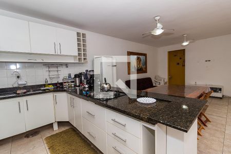 Casa à venda com 285m², 4 quartos e 2 vagasSalão de Festas