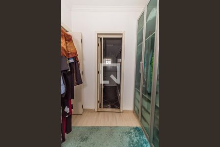 Casa à venda com 285m², 4 quartos e 2 vagasCloset Suite