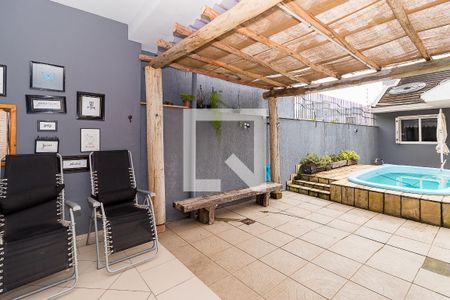 Casa à venda com 285m², 4 quartos e 2 vagasPiscina