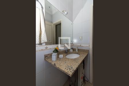 Casa à venda com 285m², 4 quartos e 2 vagasBanheiro 2