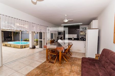 Casa à venda com 285m², 4 quartos e 2 vagasSalão de Festas