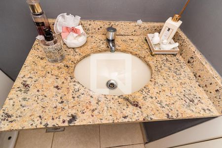 Casa à venda com 285m², 4 quartos e 2 vagasBanheiro 1