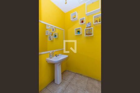 Casa à venda com 285m², 4 quartos e 2 vagasSalão de Festas banheiro