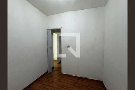 Quarto 2 de casa para alugar com 3 quartos, 100m² em Vila Serralheiro, São Paulo