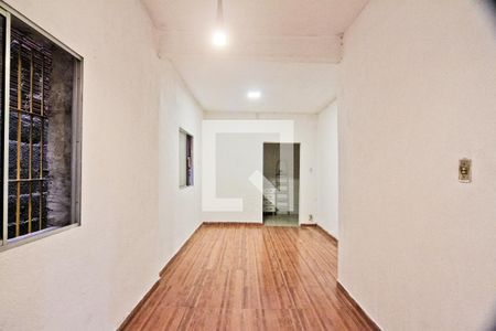 Sala de casa para alugar com 3 quartos, 100m² em Vila Serralheiro, São Paulo