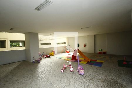 Apartamento à venda com 88m², 2 quartos e 1 vagaÁrea Comum - Playground