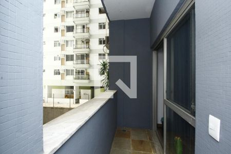 Apartamento à venda com 88m², 2 quartos e 1 vagaVaranda