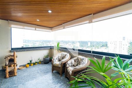 Sacada da Sala de apartamento à venda com 4 quartos, 300m² em Vila Alexandria, São Paulo