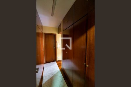 Apartamento à venda com 300m², 4 quartos e 3 vagasCloset da suíte 2