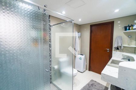 Apartamento à venda com 300m², 4 quartos e 3 vagasBanheiro da Suíte 1