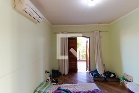 Casa à venda com 270m², 3 quartos e 4 vagas Casa à venda com 270m², 3 quartos e 4 vagasSuíte