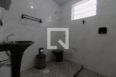 Banheiro de casa para alugar com 3 quartos, 140m² em Alto da Lapa, São Paulo