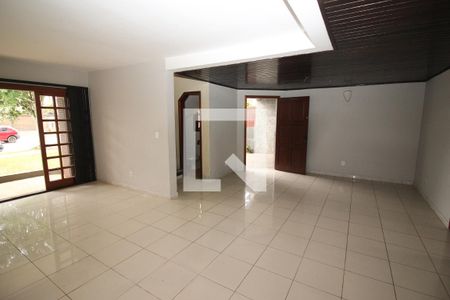 Sala de casa à venda com 4 quartos, 205m² em Cavalhada, Porto Alegre