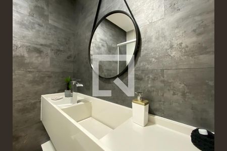 Apartamento à venda com 215m², 3 quartos e 2 vagas Apartamento à venda com 215m², 3 quartos e 2 vagasBanheiro social