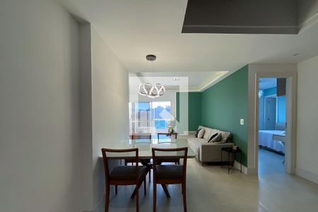 Apartamento à venda com 215m², 3 quartos e 2 vagas Apartamento à venda com 215m², 3 quartos e 2 vagasSala