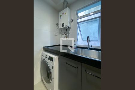 Apartamento à venda com 215m², 3 quartos e 2 vagas Apartamento à venda com 215m², 3 quartos e 2 vagasÁrea de serviço