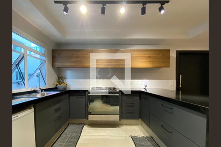 Apartamento à venda com 215m², 3 quartos e 2 vagas Apartamento à venda com 215m², 3 quartos e 2 vagasCozinha