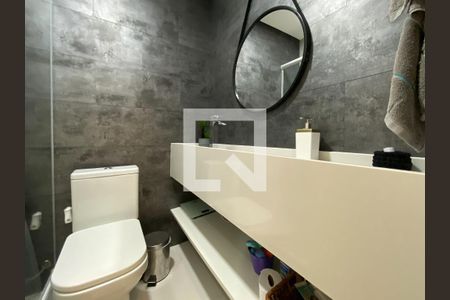 Apartamento à venda com 215m², 3 quartos e 2 vagas Apartamento à venda com 215m², 3 quartos e 2 vagasBanheiro social