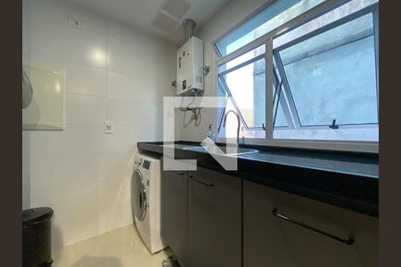 Apartamento à venda com 215m², 3 quartos e 2 vagas Apartamento à venda com 215m², 3 quartos e 2 vagasÁrea de serviço