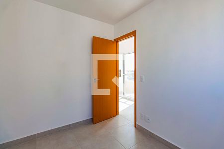 Quarto 1 de apartamento para alugar com 2 quartos, 45m² em Parque Santa Fé, Porto Alegre