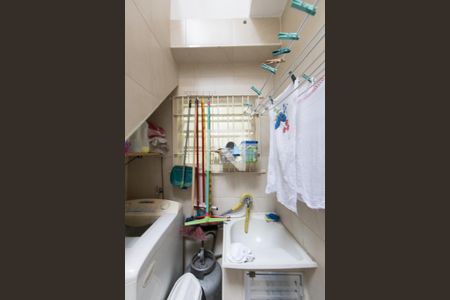 Casa à venda com 80m², 2 quartos e 1 vagaÁrea de Serviço