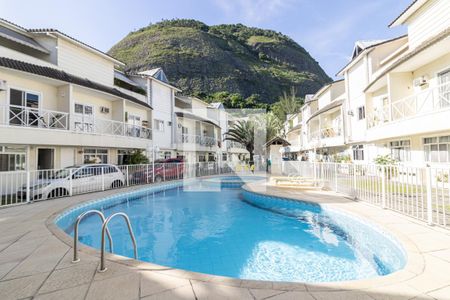 Casa de condomínio à venda com 110m², 3 quartos e 1 vagaÁrea comum - Piscina