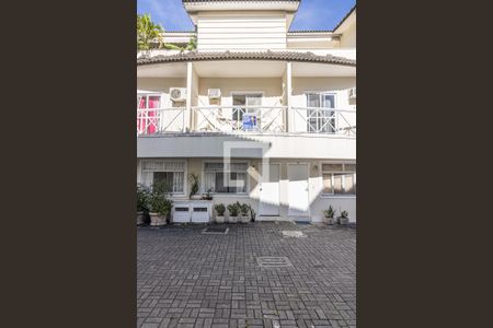 Casa de condomínio à venda com 110m², 3 quartos e 1 vagaFachada