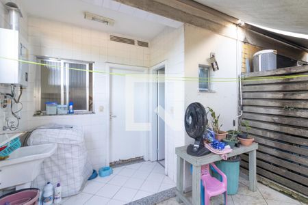 Casa de condomínio à venda com 110m², 3 quartos e 1 vagaÁrea de Serviço