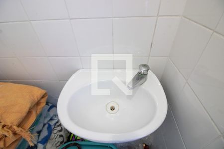 Casa de condomínio à venda com 110m², 3 quartos e 1 vagaÁrea de Serviço - Banheiro