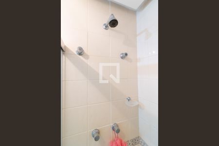 Casa de condomínio à venda com 110m², 3 quartos e 1 vagaSuíte 1 - Banheiro