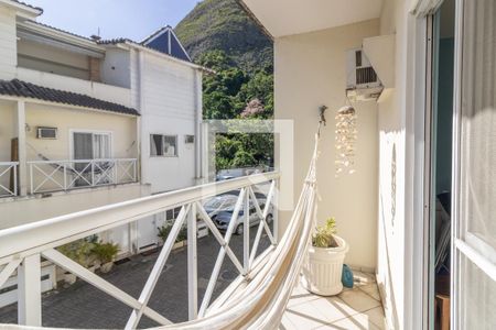 Casa de condomínio à venda com 110m², 3 quartos e 1 vagaSuíte 1 - Varanda