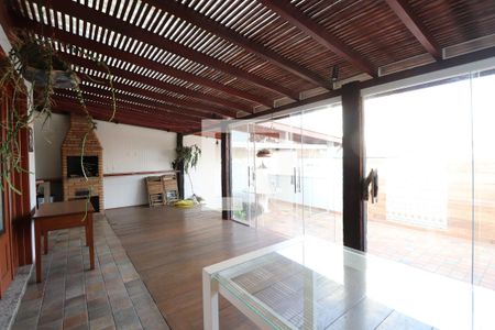 Casa à venda com 472m², 4 quartos e 5 vagasQuintal