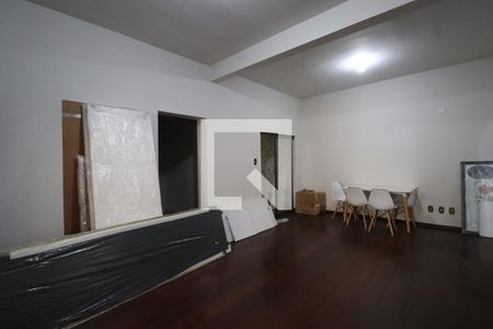 Casa à venda com 472m², 4 quartos e 5 vagasSala 2 Subsolo