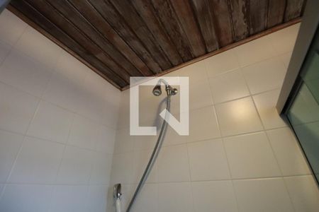 Casa à venda com 472m², 4 quartos e 5 vagasBanheiro da Suíte 2