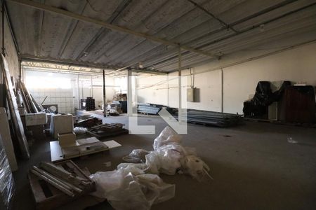 Casa à venda com 472m², 4 quartos e 5 vagasGalpão Subsolo