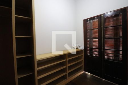 Casa à venda com 472m², 4 quartos e 5 vagasCloset Suite 3