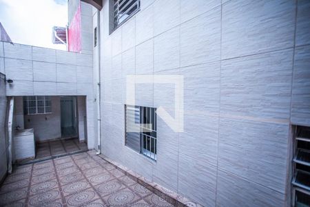 Casa para alugar com 65m², 2 quartos e sem vagaQuintal