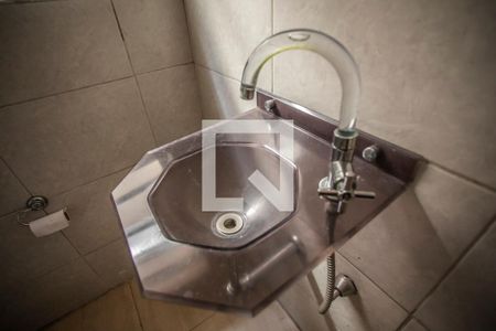 Casa para alugar com 65m², 2 quartos e sem vagaBanheiro - Torneira