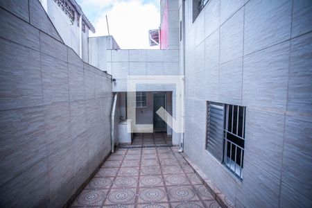 Casa para alugar com 65m², 2 quartos e sem vagaQuintal