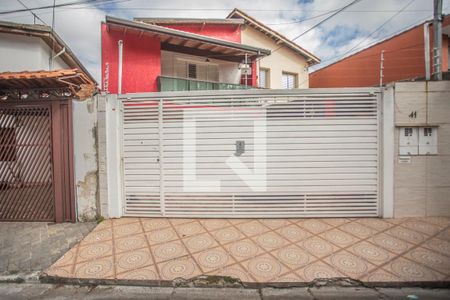 Casa para alugar com 65m², 2 quartos e sem vagaFachada
