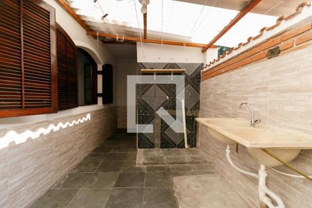 Casa à venda com 227m², 6 quartos e 2 vagas Casa à venda com 227m², 6 quartos e 2 vagasÁrea de Serviço